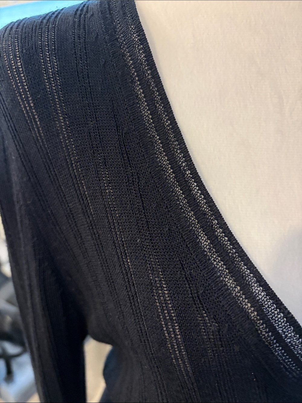 Elie Tahari Y2K era Navy Illusion V Neck Stripe Sweater Top, size L - Picture 5 of 7